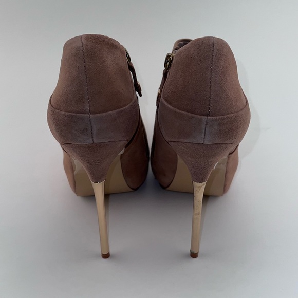 BNIB Obsession Rules Natural Tan Suede Platform Booties Size 8.5 - Picture 5 of 9